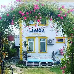 Oda ve Kahvaltı Limon, Foça